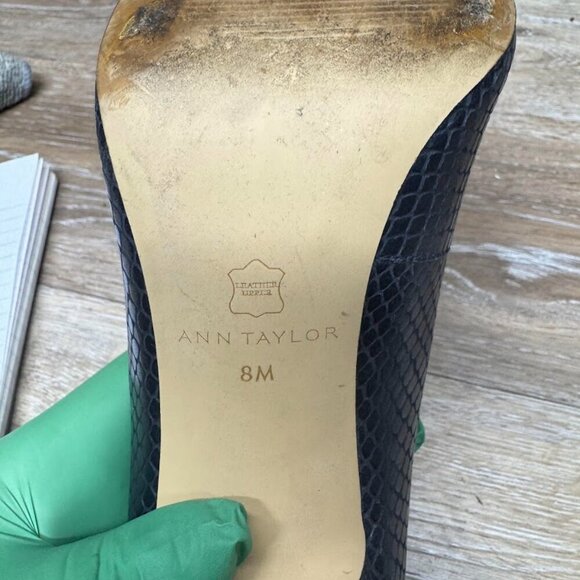 Anne Taylor Cynthia Blue Leather Lizard Embossed Heels Women's Size 8 - Picture 5 of 8